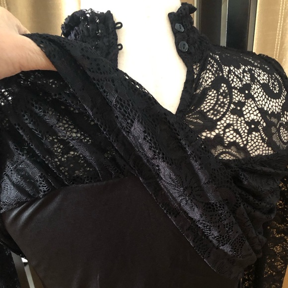 Cable&Gauge Elegant Black Lace Women's Top - Picture 5 of 10
